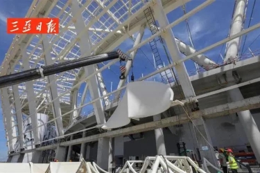 亚沙会 | “白鹭翅膀”开始吊装…三亚这座新地标即将“展翅”