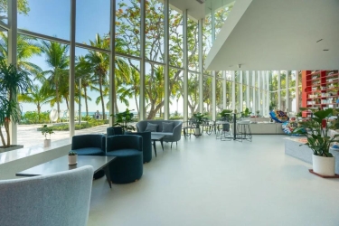 天涯书局｜在冰与火的碰撞中，打造最浪漫的海边书店