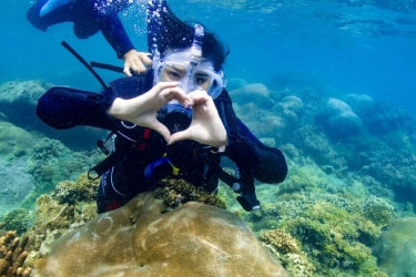 何以消暑？当然是去天涯海角玩海啊！