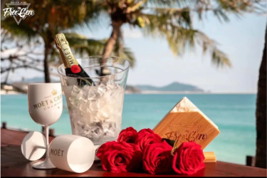 来大东海这家沙滩吧“窝”上一整天！美景与美食的双重享受，太快乐！